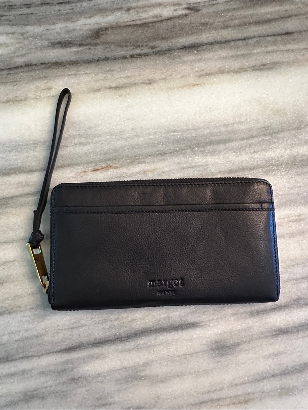 MARGOT NEW YORK -NWOT ZIP WRISTLET